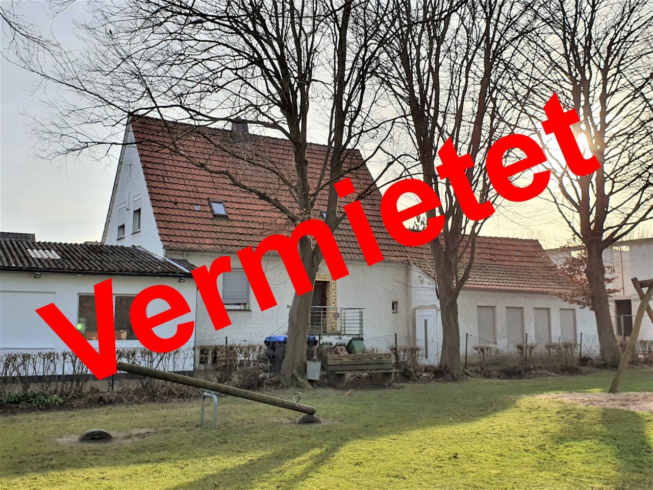 Einfamilienhaus mit Lagerfläche - Ideal für Handwerksbetriebe - Bezugsfrei!!