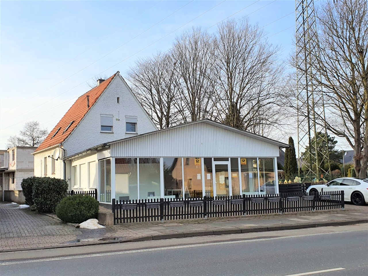 Einfamilienhaus mit Lagerfläche - Ideal für Handwerksbetriebe - Bezugsfrei!!