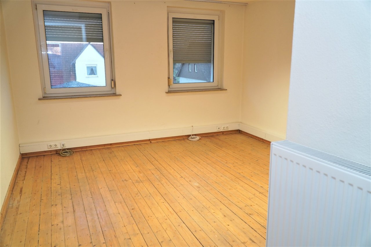 Einfamilienhaus mit Lagerfläche - Ideal für Handwerksbetriebe - Bezugsfrei!!