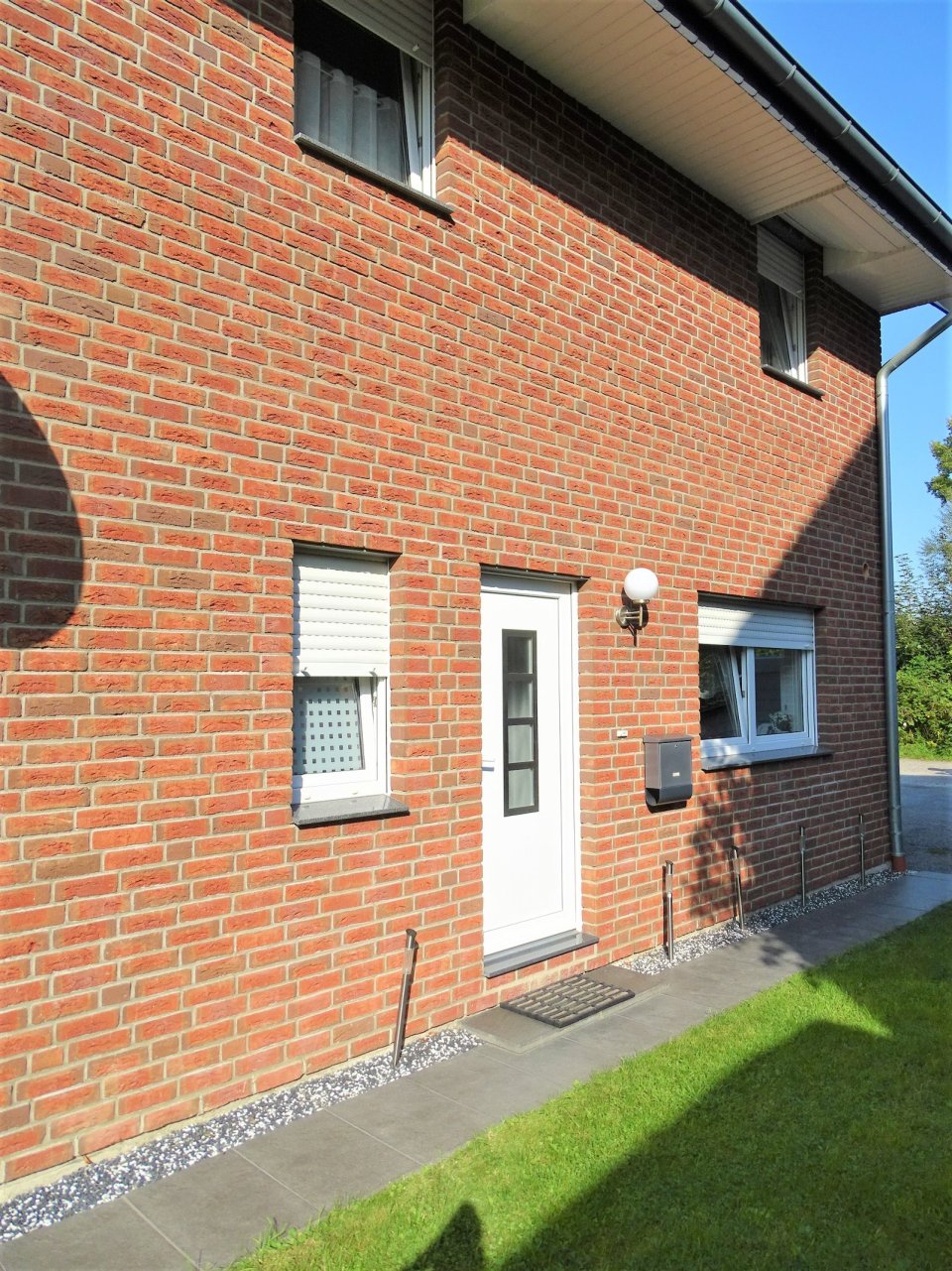 +++ VERKAUFT +++ Sehr gepflegte und moderne Doppelhaushälfte in ruhiger Anliegerstraße!  ++ Provisionsfrei ++