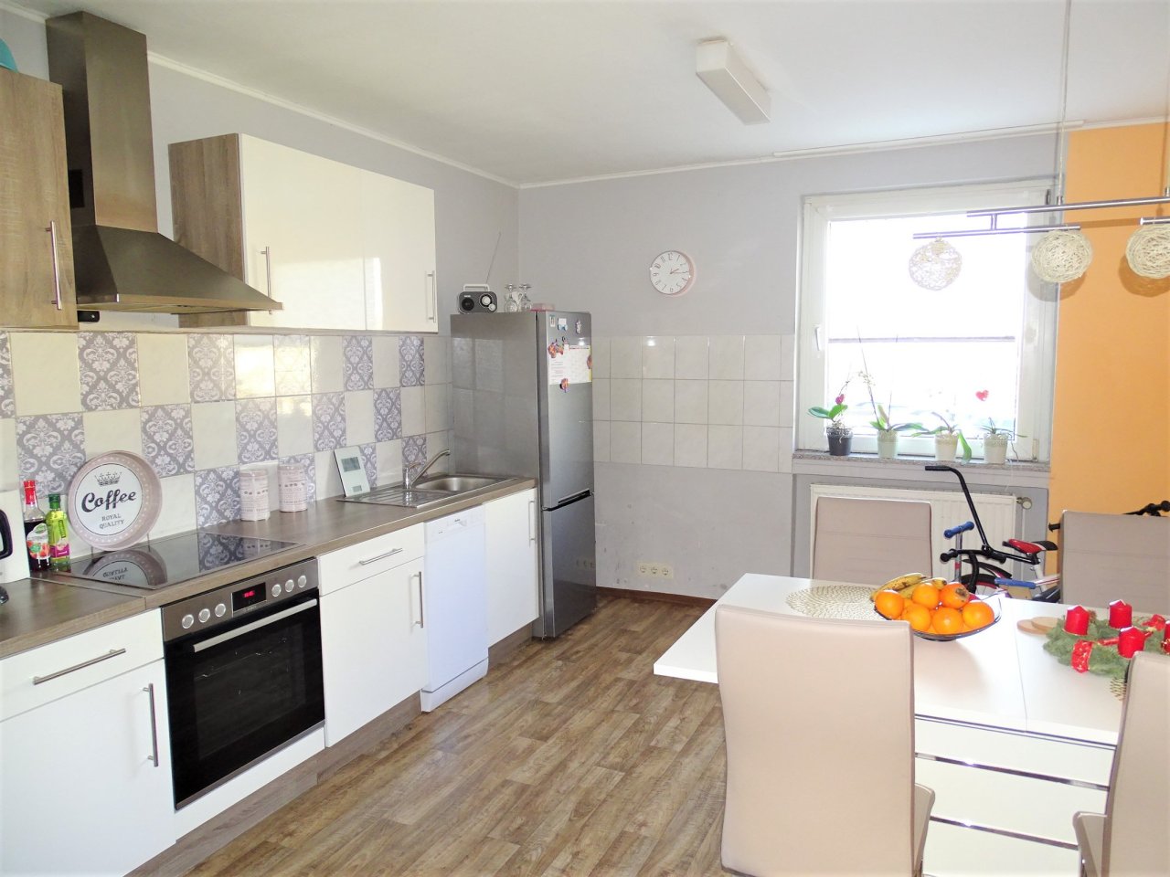 Mehrfamilienhaus mit lukrativer Gewerbefläche und viel Potenzial!
