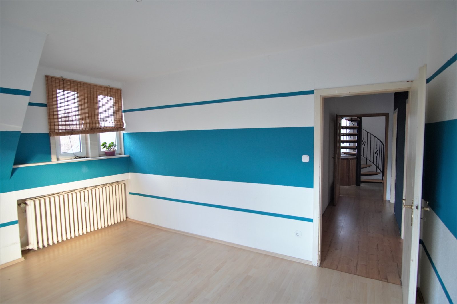 Mehrgenerationenhaus in zentrumsnaher und guter Lage sucht neuen Anschluss an freundliche Familie!