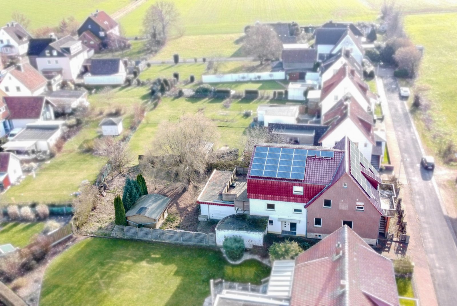 Mehrgenerationenhaus mit ca. 300 m² Wfl. und 17 kWh PV-Anlage - Jung und alt unter einem Dach