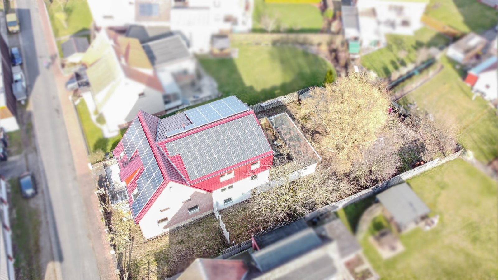 Mehrgenerationenhaus mit ca. 300 m² Wfl. und 17 kWh PV-Anlage - Jung und alt unter einem Dach