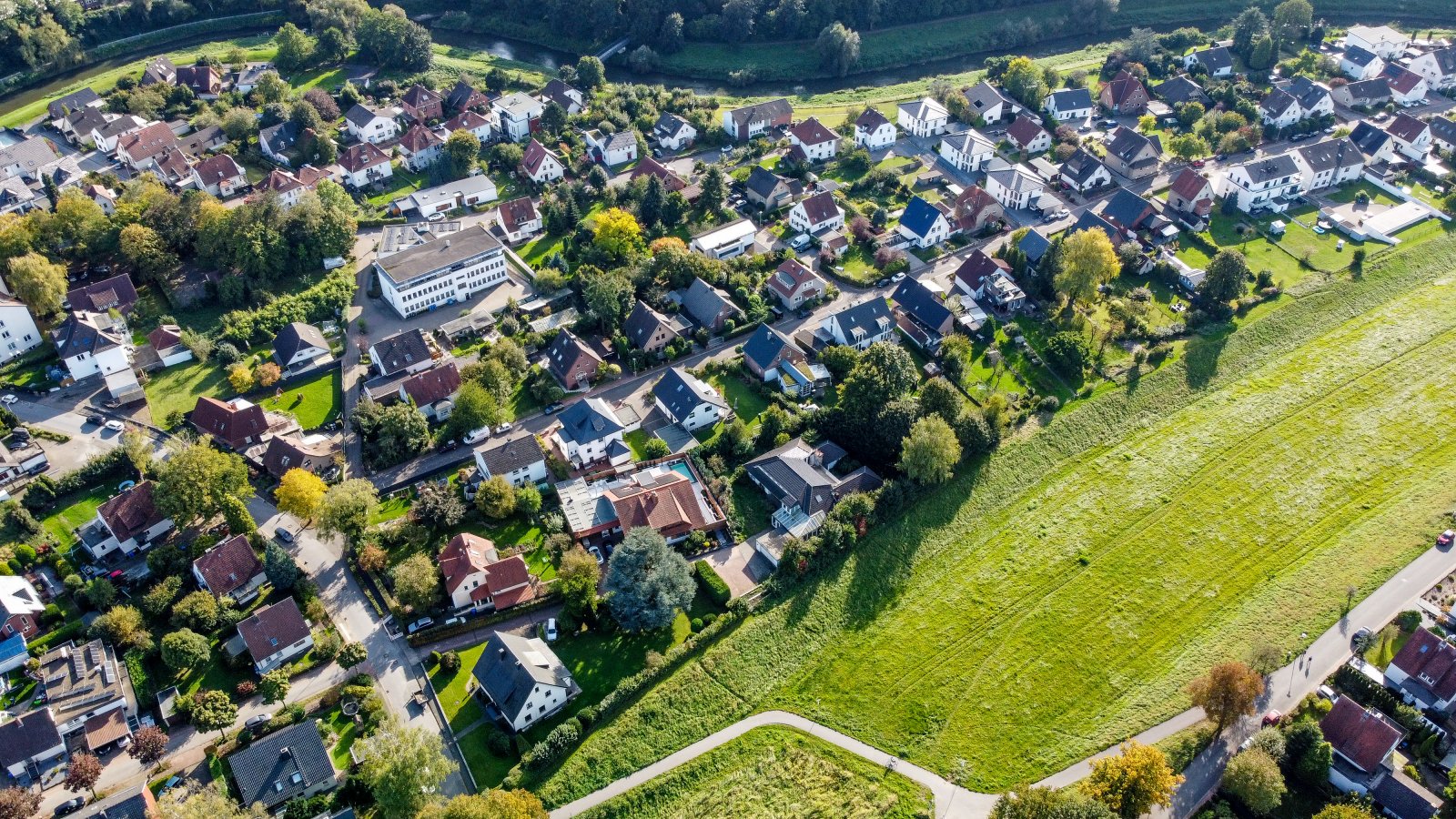 Haus im Haus: Moderne, großzügige Erdgeschosswohnung in Top-Lage am Sielpark – sofort bezugsbereit!