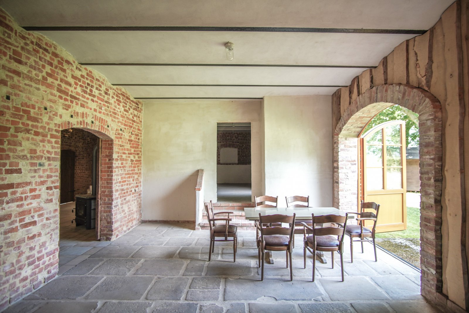 Wunderschönes Herrenhaus mit großer, für die Gastronomie umgebauter Scheune in idyllischer Lage