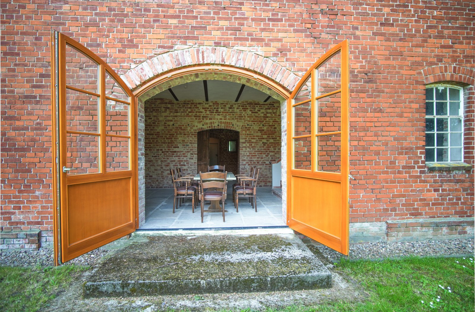 Wunderschönes Herrenhaus mit großer, für die Gastronomie umgebauter Scheune in idyllischer Lage