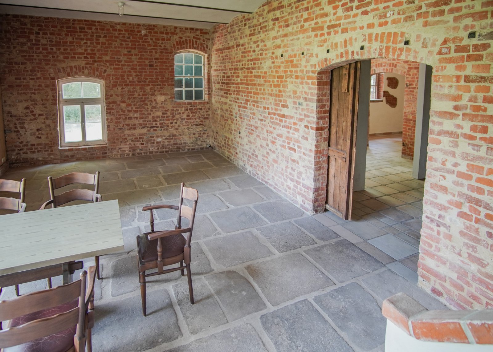 Wunderschönes Herrenhaus mit großer, für die Gastronomie umgebauter Scheune in idyllischer Lage