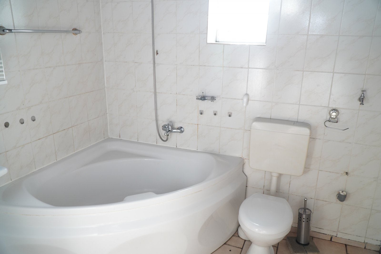 Gemütliches Einfamilienhaus mit Kamin, Doppelgarage und Erweiterungspotenzial