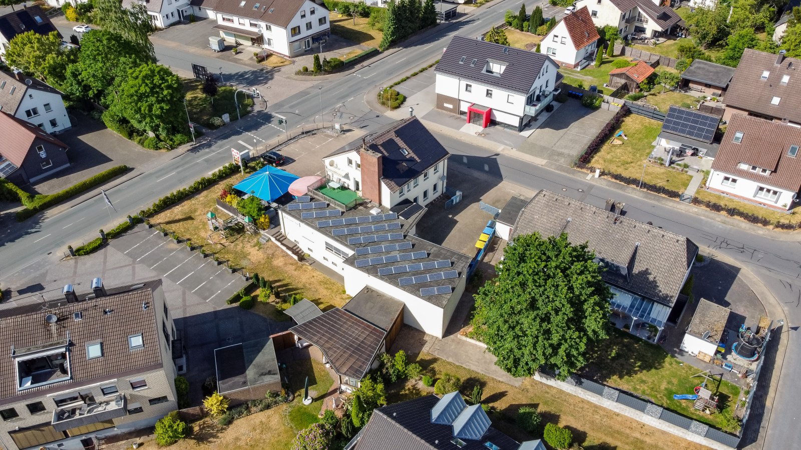 Solides Renditeobjekt – Wohn- und Geschäftshaus mit Anbaupotenzial und Photovoltaik