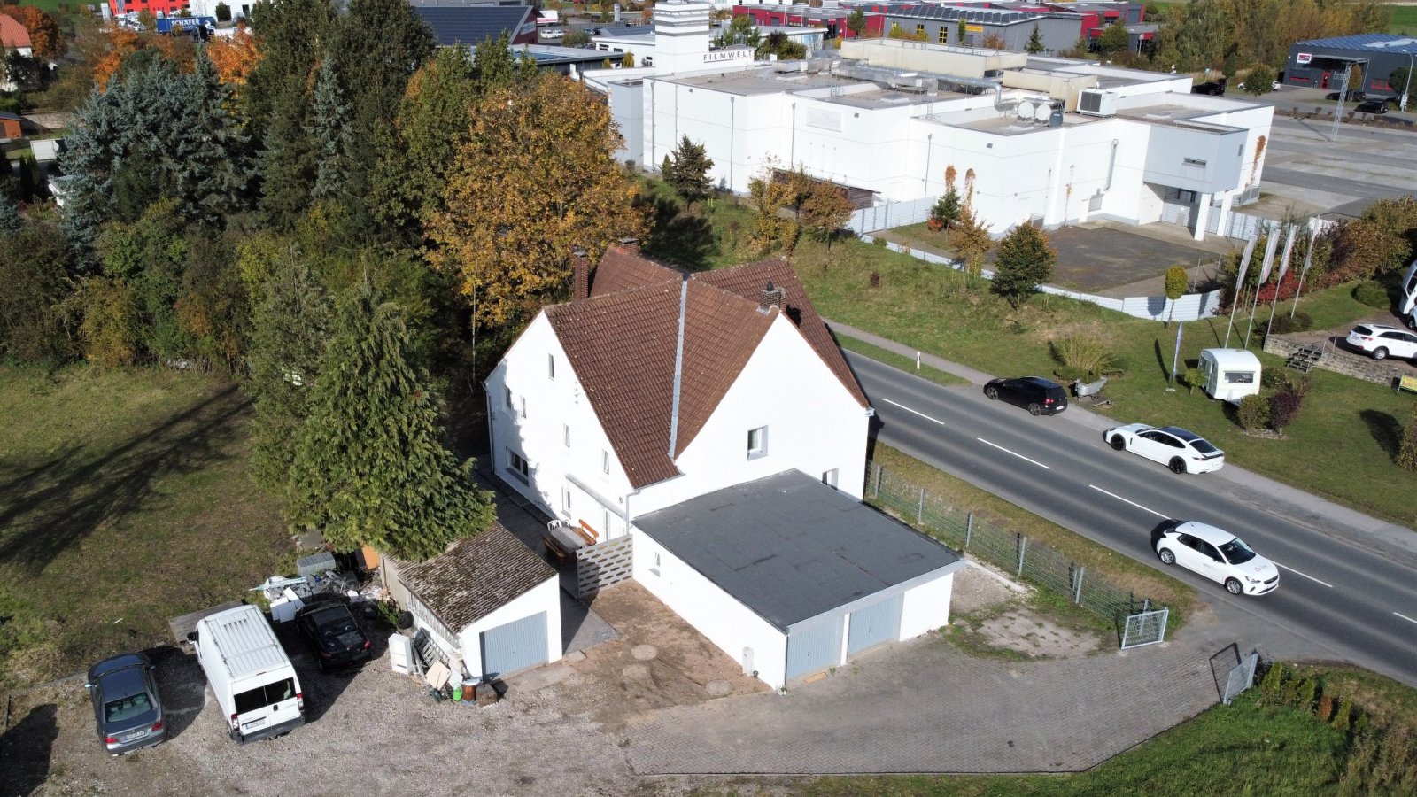 Ideal für Großfamilien! Gepflegtes 2 Familienhaus mit großem Grundstück ca. 2000 m²