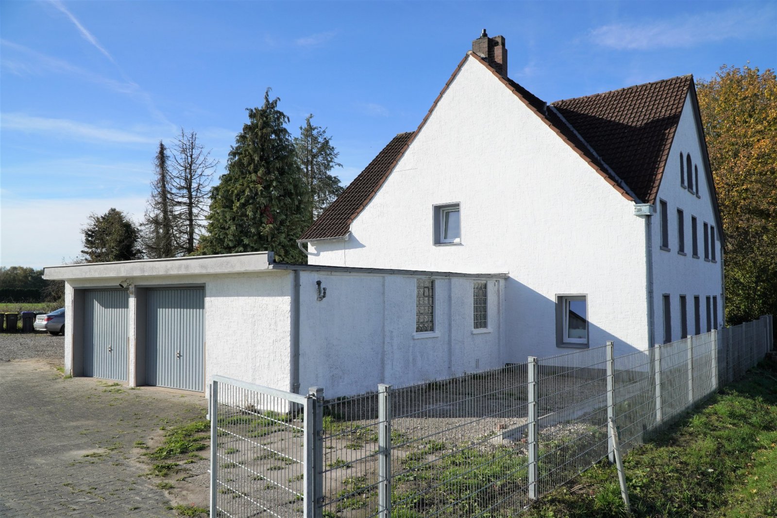 Ideal für Großfamilien! Gepflegtes 2 Familienhaus mit großem Grundstück ca. 2000 m²