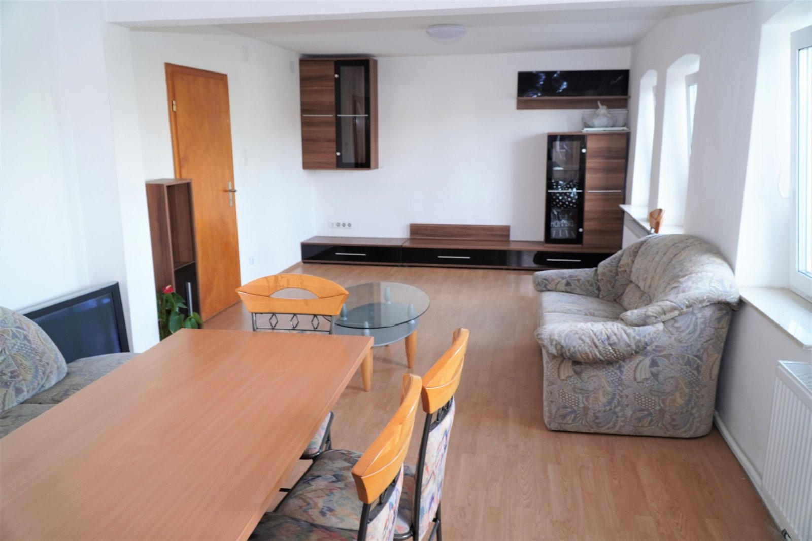 Ideal für Großfamilien! Gepflegtes 2 Familienhaus mit großem Grundstück ca. 2000 m²