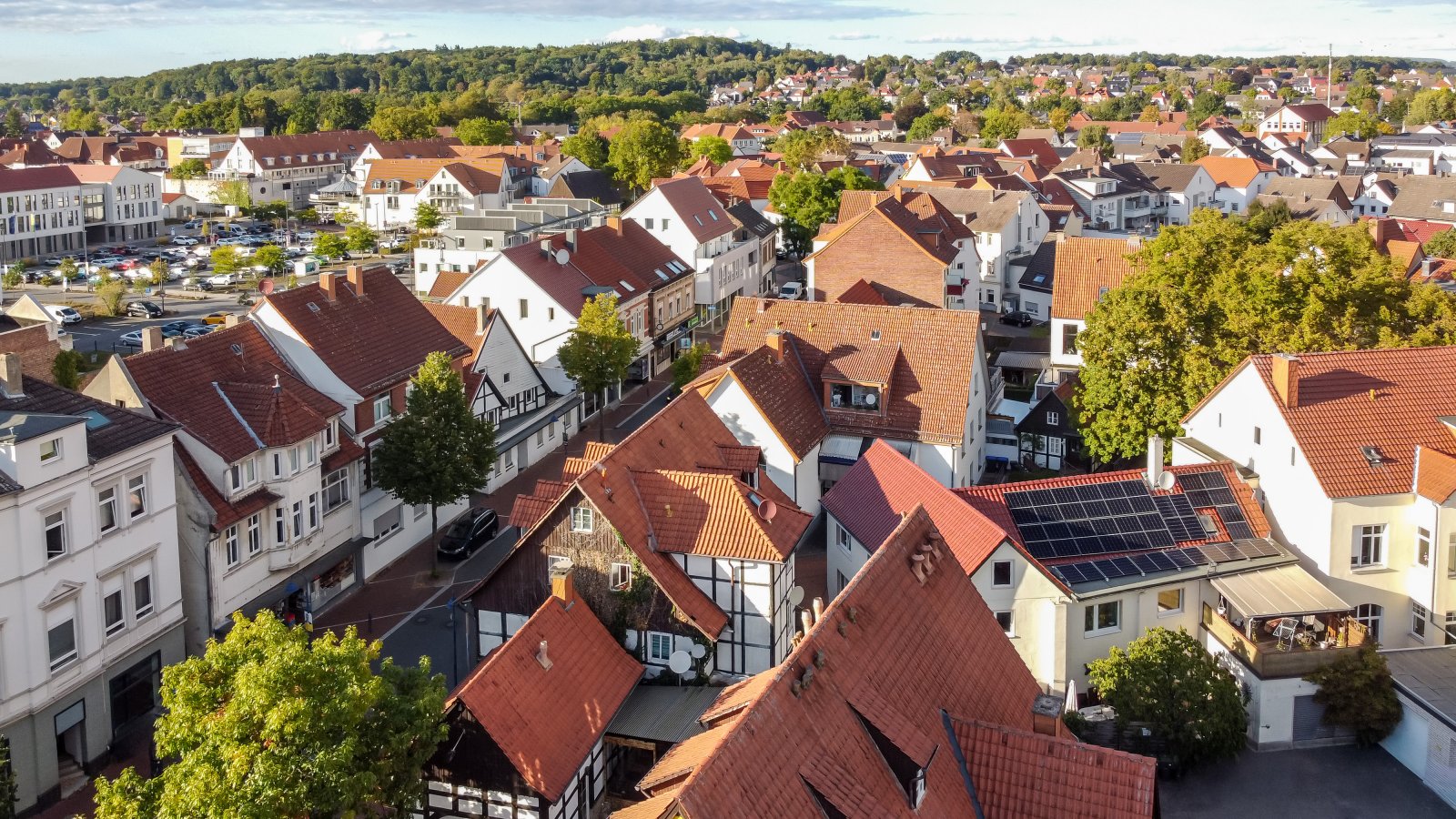 Top-Investment in Citylage – MFH mit Gewerbe in Massivbauweise mit attraktiver Fachwerkverblendung