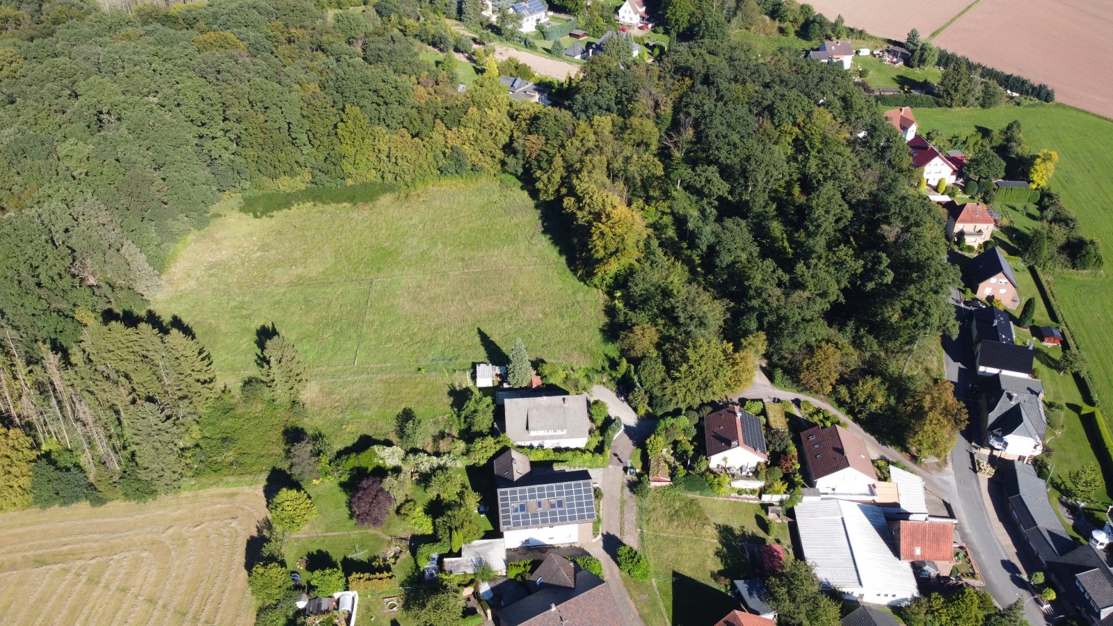 Idylle pur! Ruhiges Zweifamilienhaus in naturschöner Umgebung