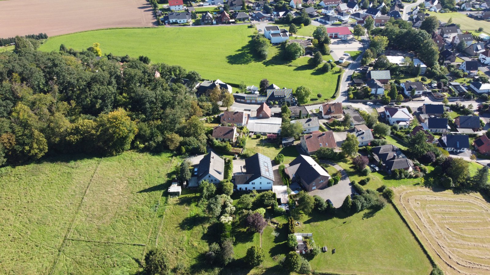 Idylle pur! Ruhiges Zweifamilienhaus in naturschöner Umgebung