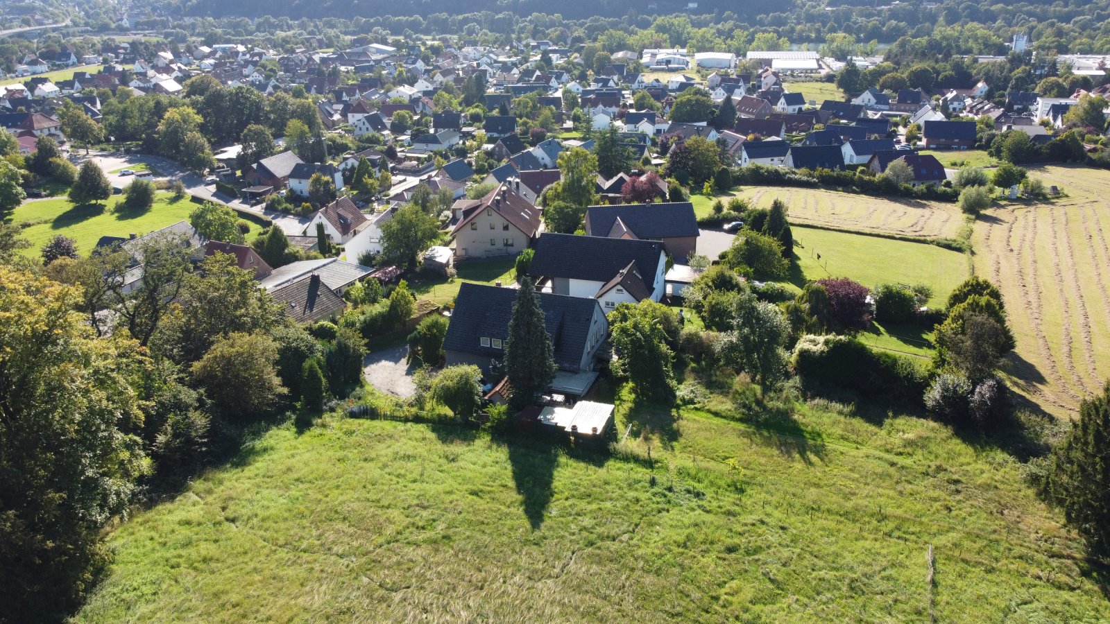 Idylle pur! Ruhiges Zweifamilienhaus in naturschöner Umgebung
