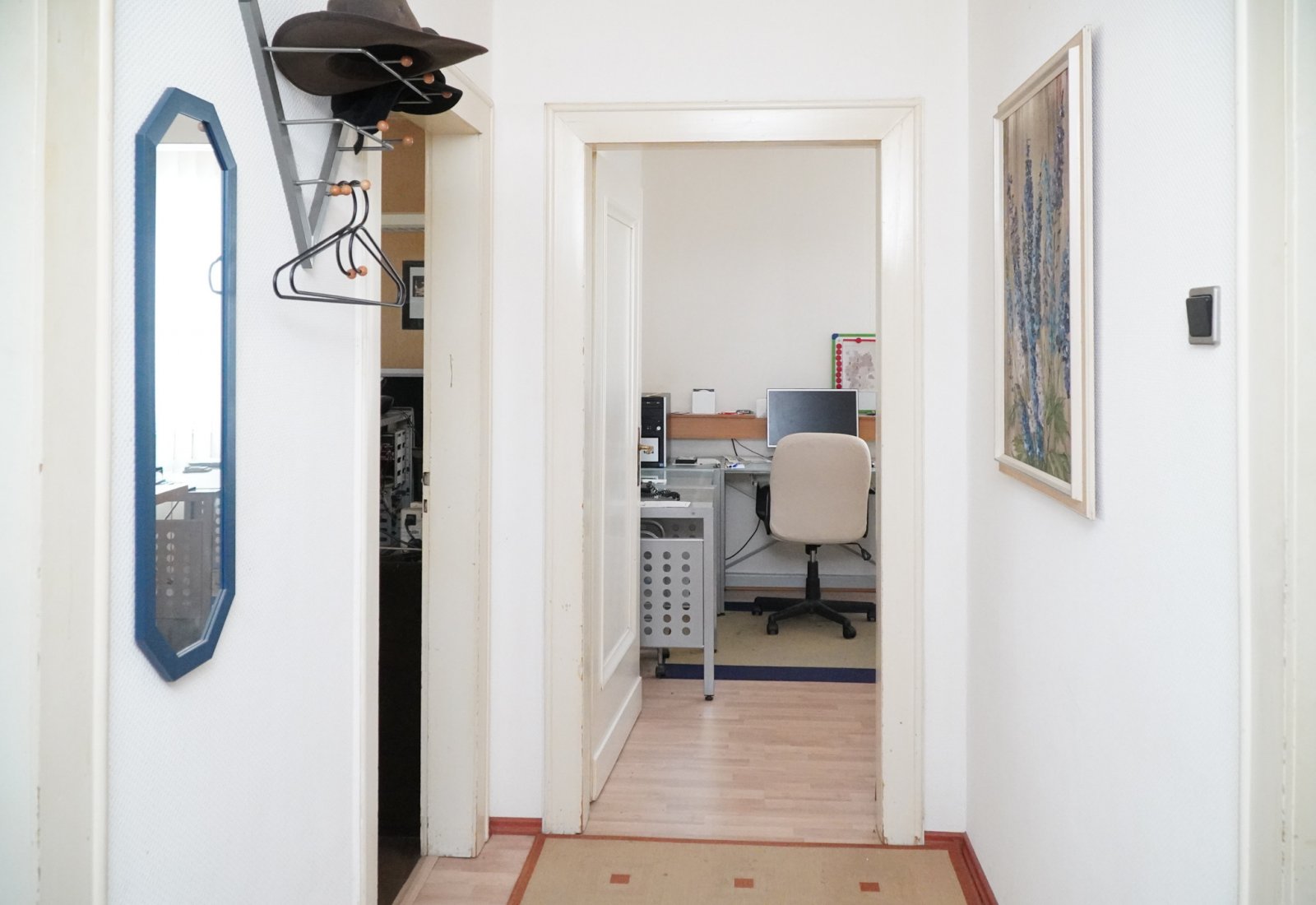 Attraktives Mehrfamilienwohnhaus mit zentralem Standort und weitläufigem Garten