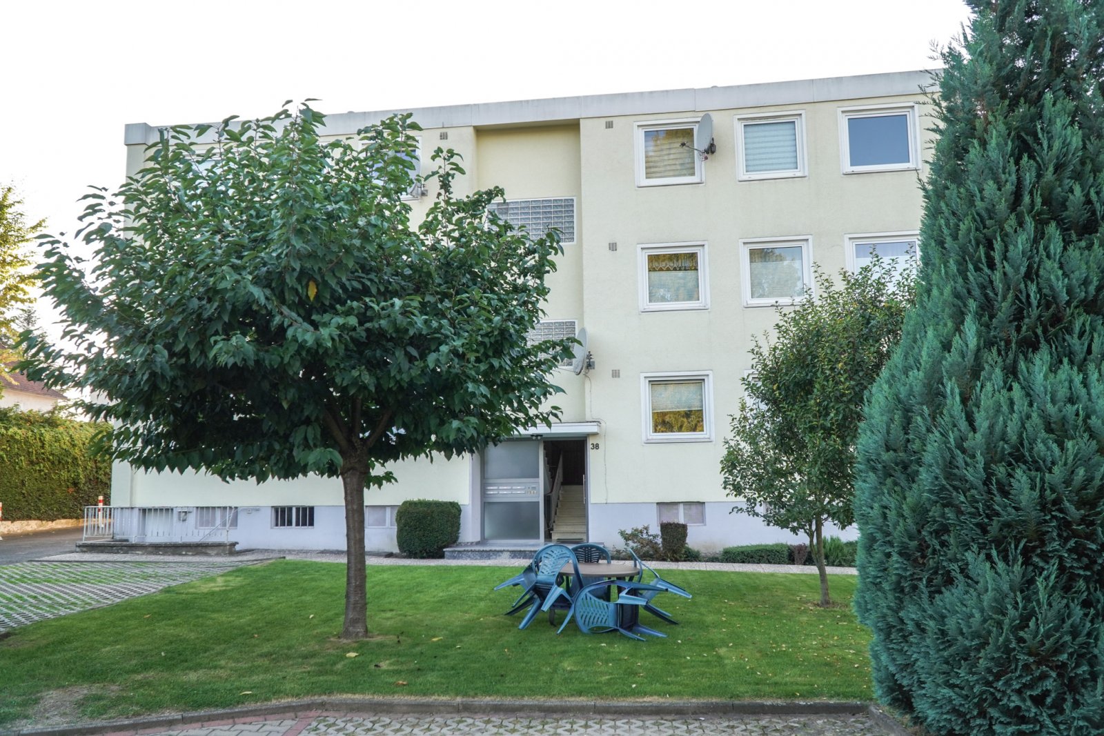 Schick und gepflegt! Moderne 3-Zimmer Wohnung mit Loggia in zentraler Lage