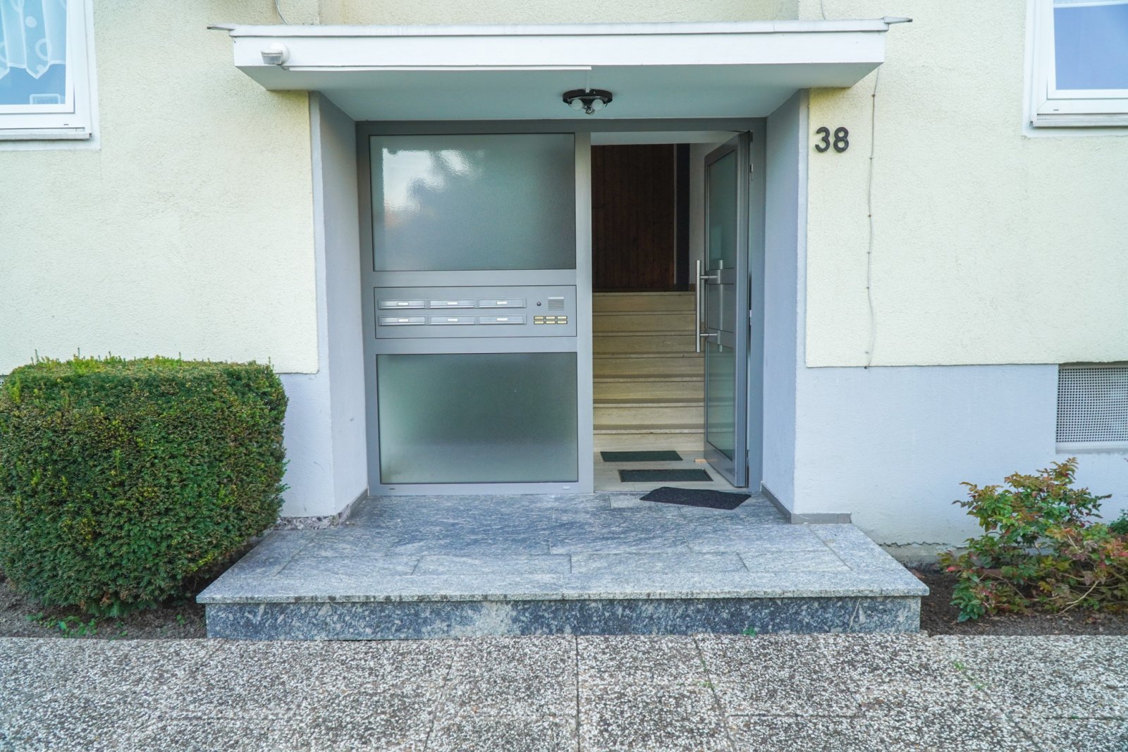 Schick und gepflegt! Moderne 3-Zimmer Wohnung mit Loggia in zentraler Lage