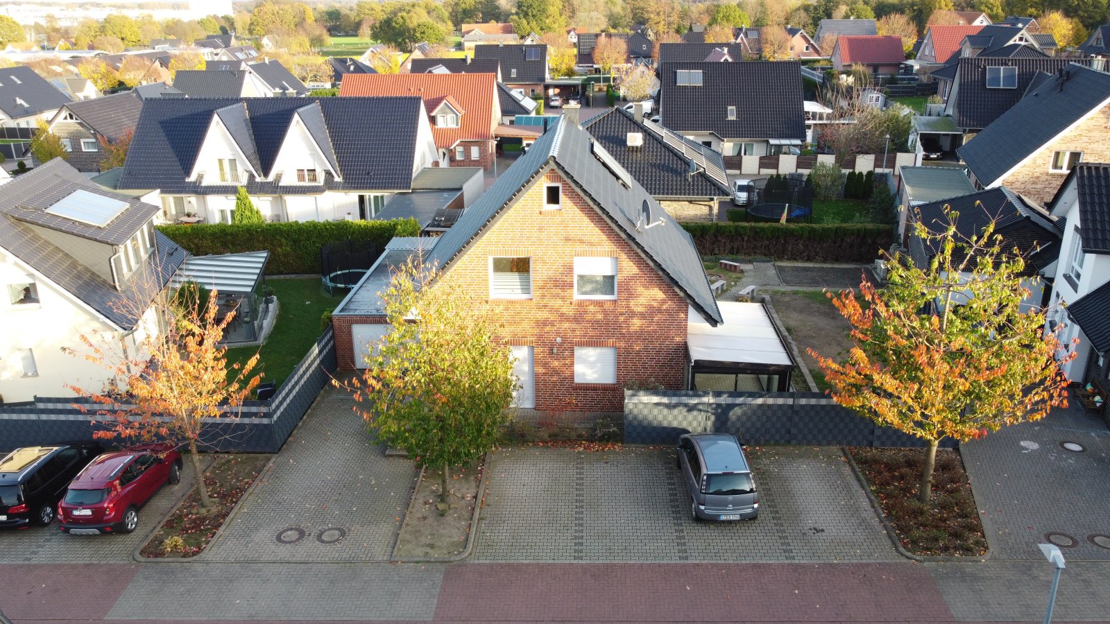 Im neuen Jahr Träume erfüllen - Schickes EFH + Garage + Garten - in gewachsener ruhiger Wohnlage