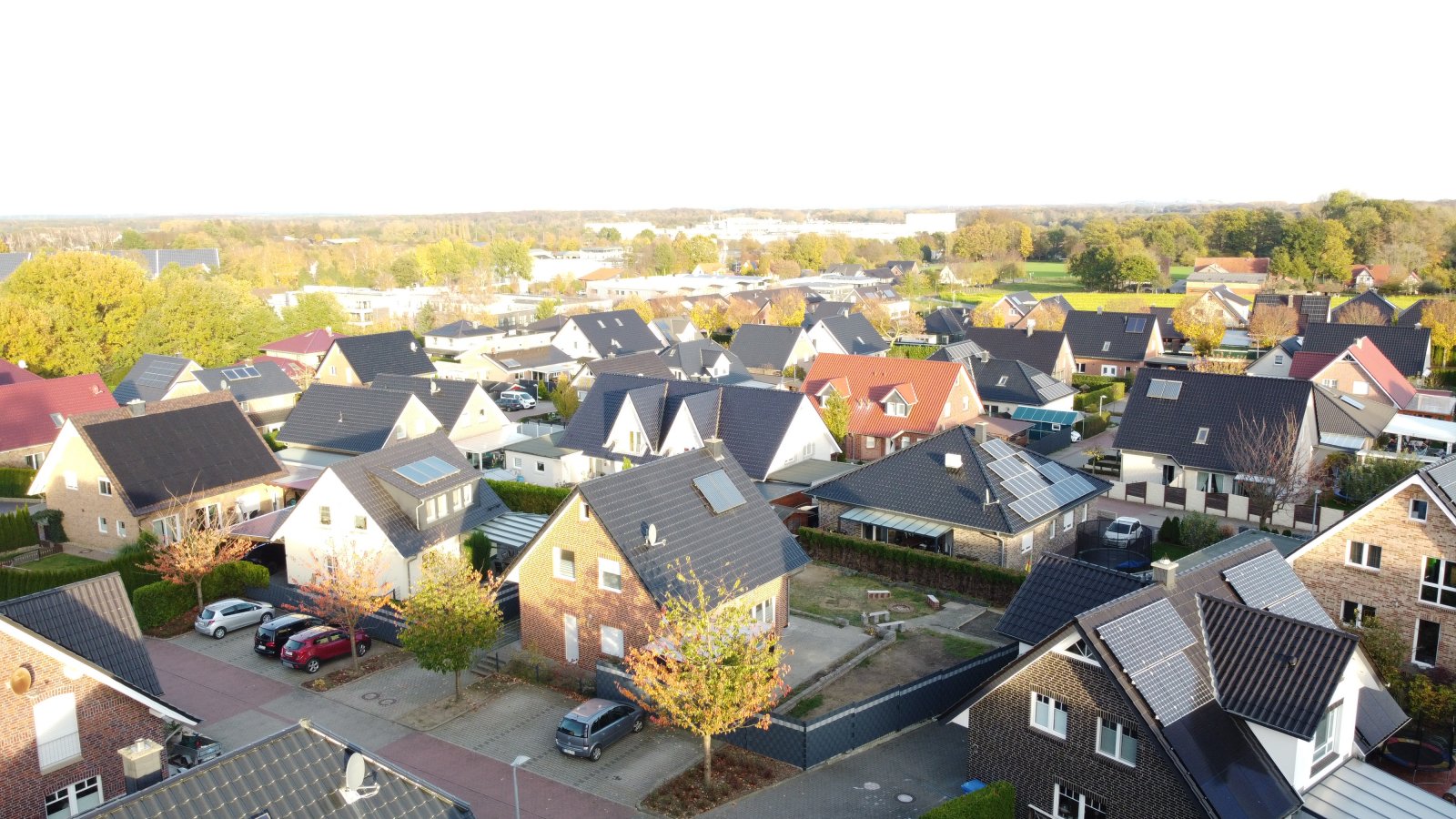 Im neuen Jahr Träume erfüllen - Schickes EFH + Garage + Garten - in gewachsener ruhiger Wohnlage