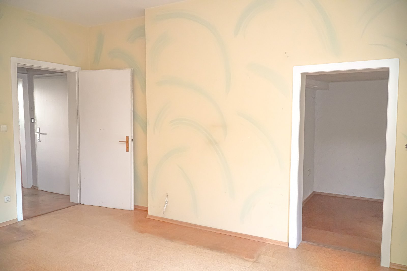 Investoren aufgepasst!  Mehrfamilienhaus mit 4 WE + Büro + Lager - Ideal für Handwerksbetriebe