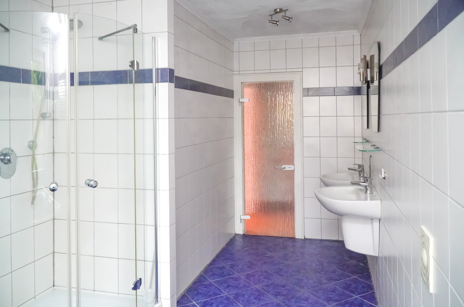 Investoren aufgepasst!  Mehrfamilienhaus mit 4 WE + Büro + Lager - Ideal für Handwerksbetriebe