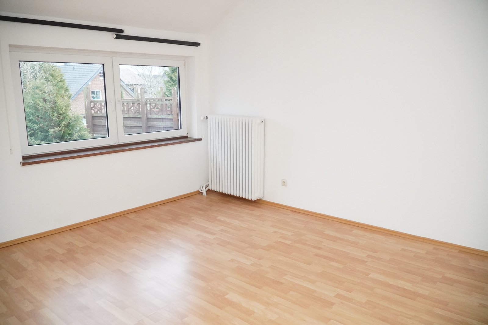 Investoren aufgepasst!  Mehrfamilienhaus mit 4 WE + Büro + Lager - Ideal für Handwerksbetriebe