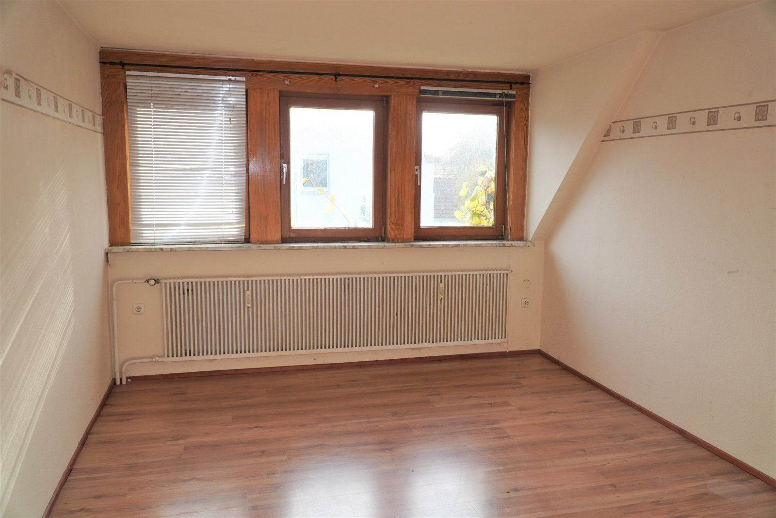 1-2 Familienhaus in guter und ruhiger Lage   +++ PROVISIONSFREI  +++