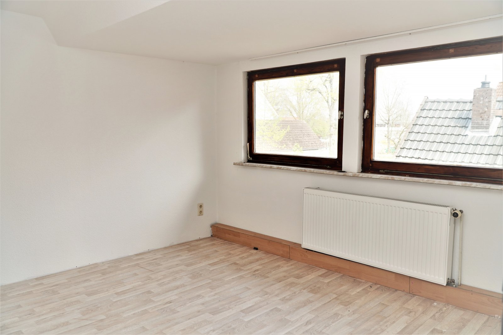 Schickes Backsteinhaus im Herzen von Stolzenau mit  ++ 2 Wohnungen und 1 Appartement ++