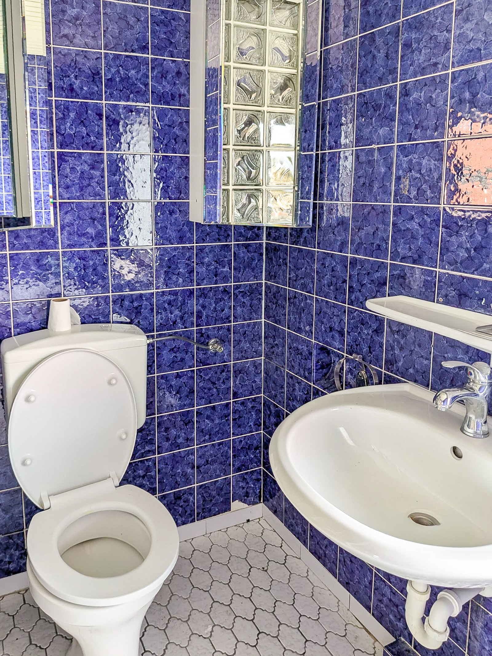 Großzügiges Wohnhaus mit zwei Einheiten und ehemaliger Gaststätte in ruhiger Lage