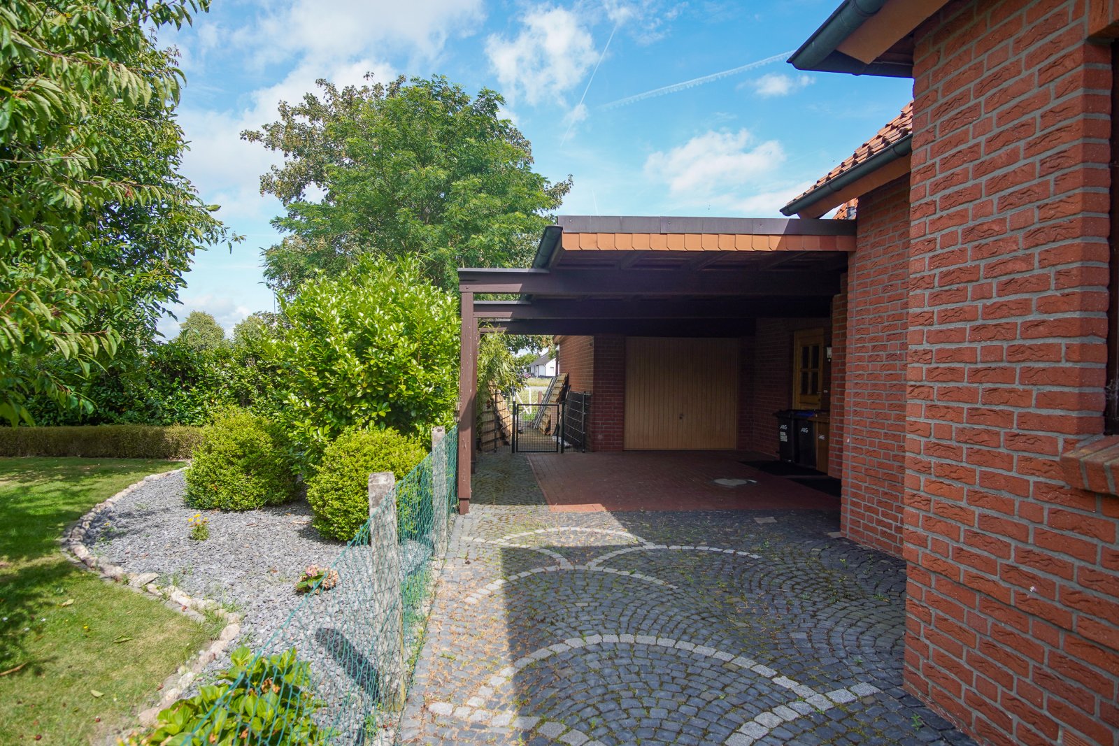 Wohngenuss mit Charme - gepflegtes Ein- bis Zweifamilienhaus mit Wintergarten