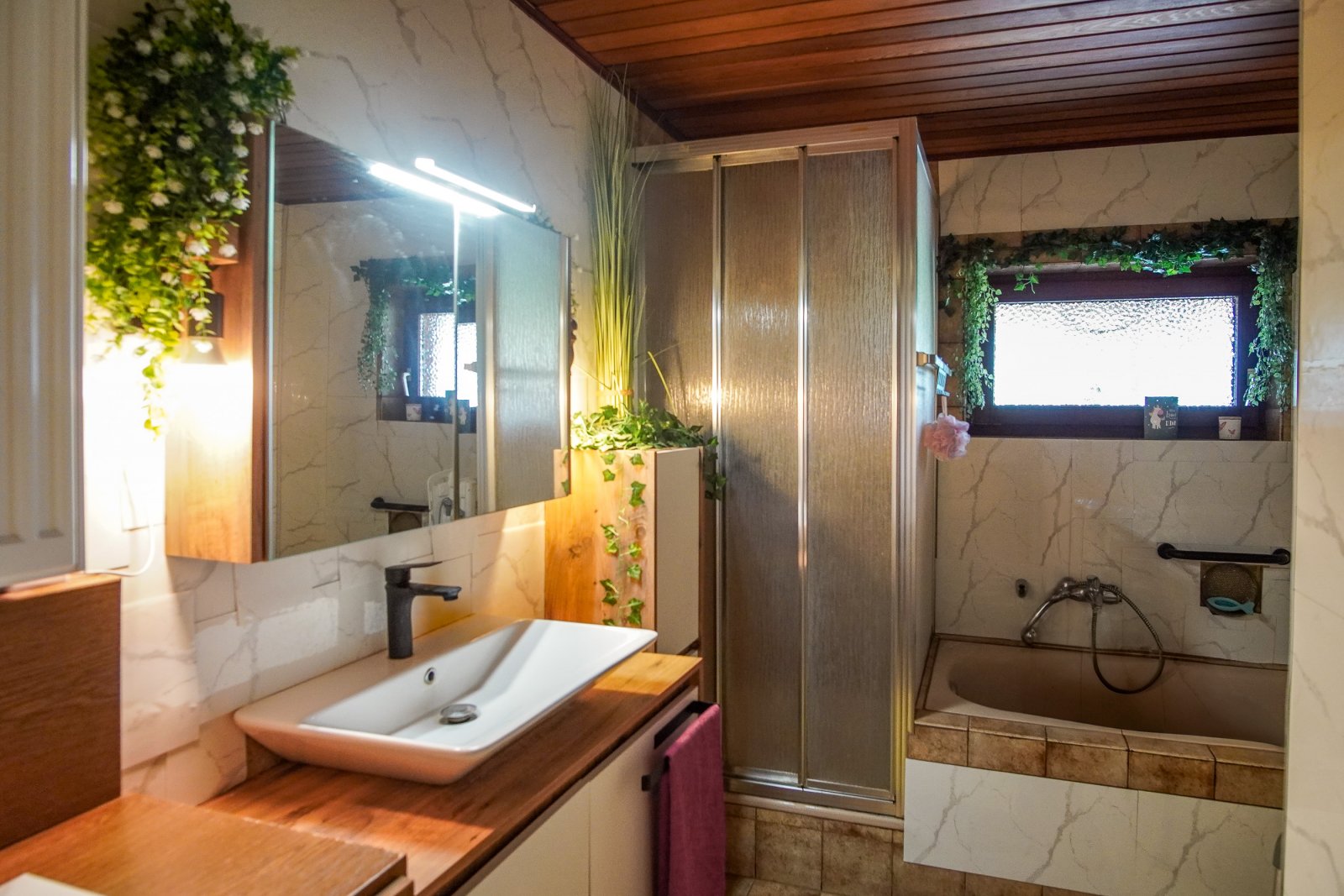 Wohngenuss mit Charme - gepflegtes Ein- bis Zweifamilienhaus mit Wintergarten