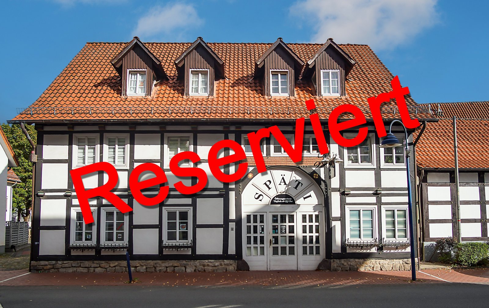 Top-Investment in Citylage – MFH mit Gewerbe in Massivbauweise mit attraktiver Fachwerkverblendung