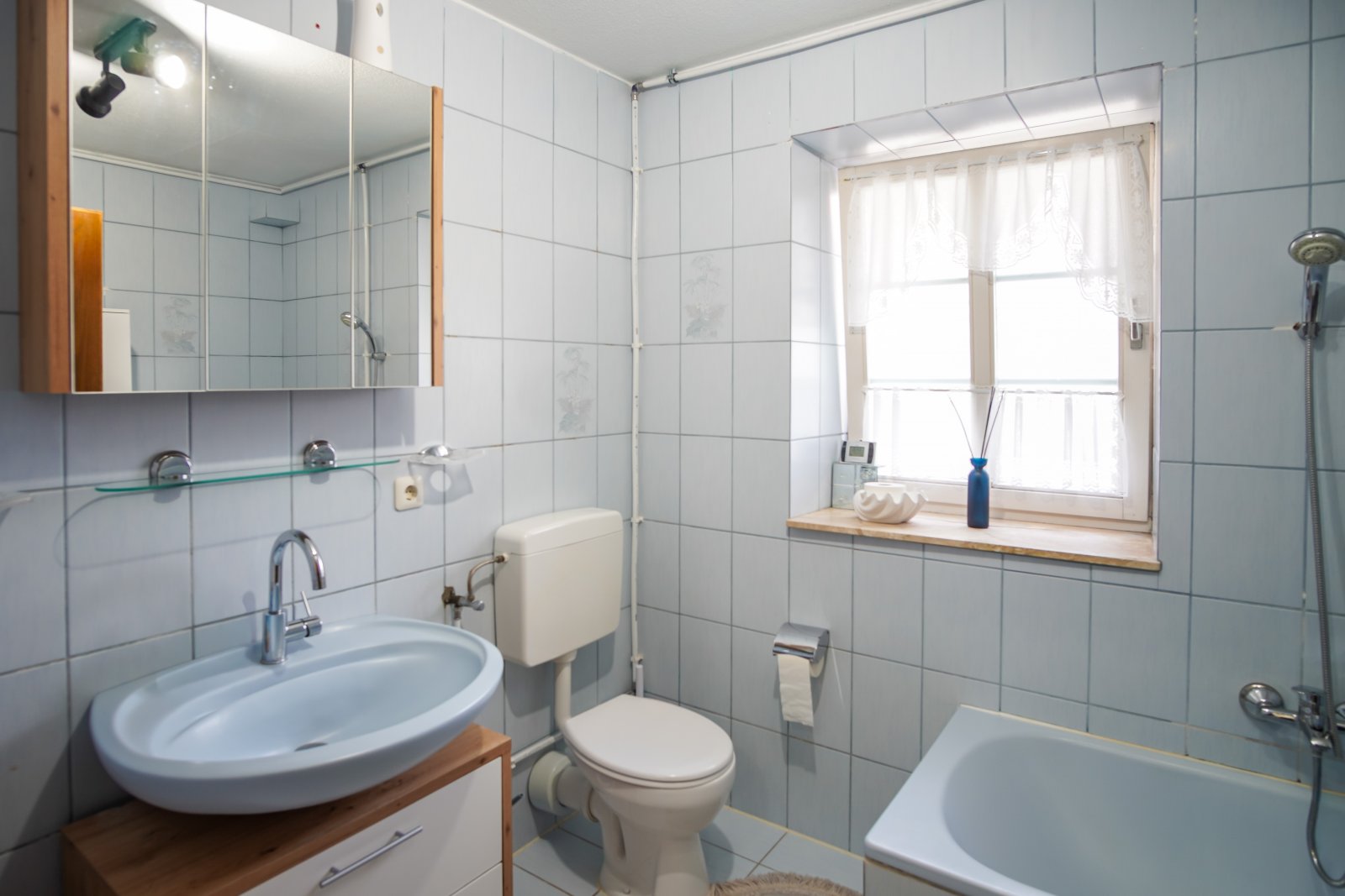 Top-Investment in Citylage – MFH mit Gewerbe in Massivbauweise mit attraktiver Fachwerkverblendung