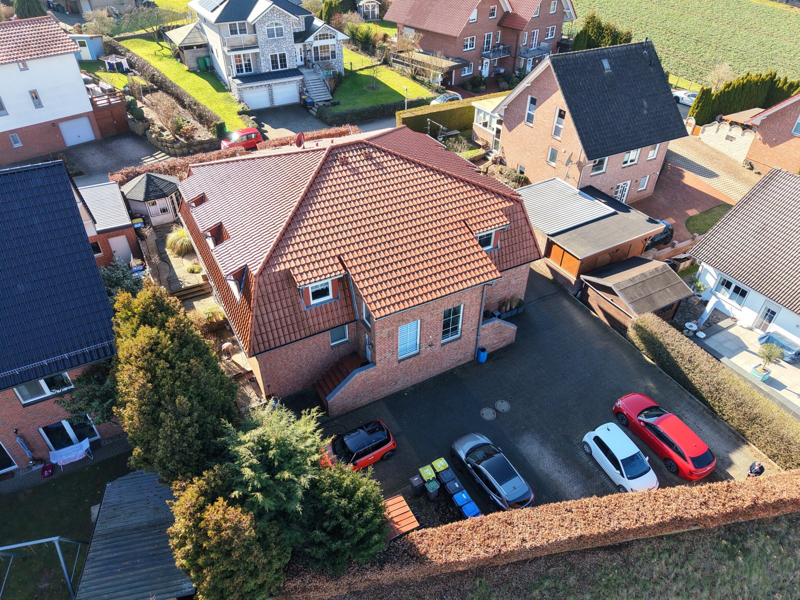 Gepflegtes Mehrfamilienhaus als attraktive Kapitalanlage in gewachsenem Wohnumfeld