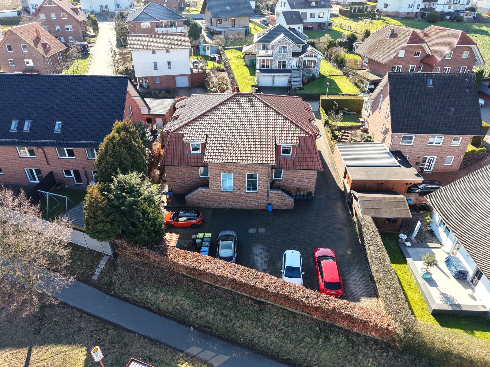 Gepflegtes Mehrfamilienhaus als attraktive Kapitalanlage in gewachsenem Wohnumfeld