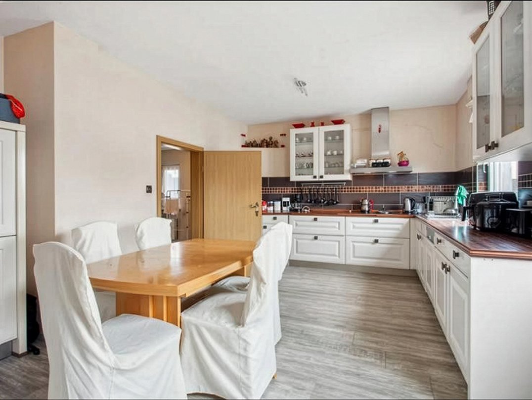 Mehrfamilien- oder Mehrgenerationenhaus mit 3 Wohneinheiten