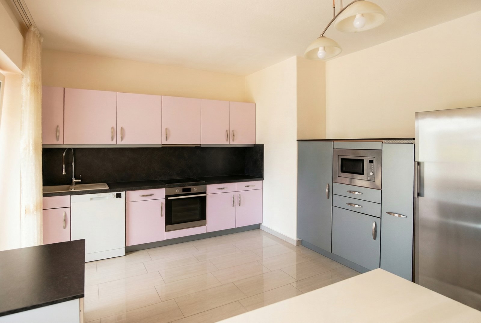Zweifamilienhaus mit vermietetem Ladenlokal auf ca. 430 m² Gesamtfläche in zentraler Lage