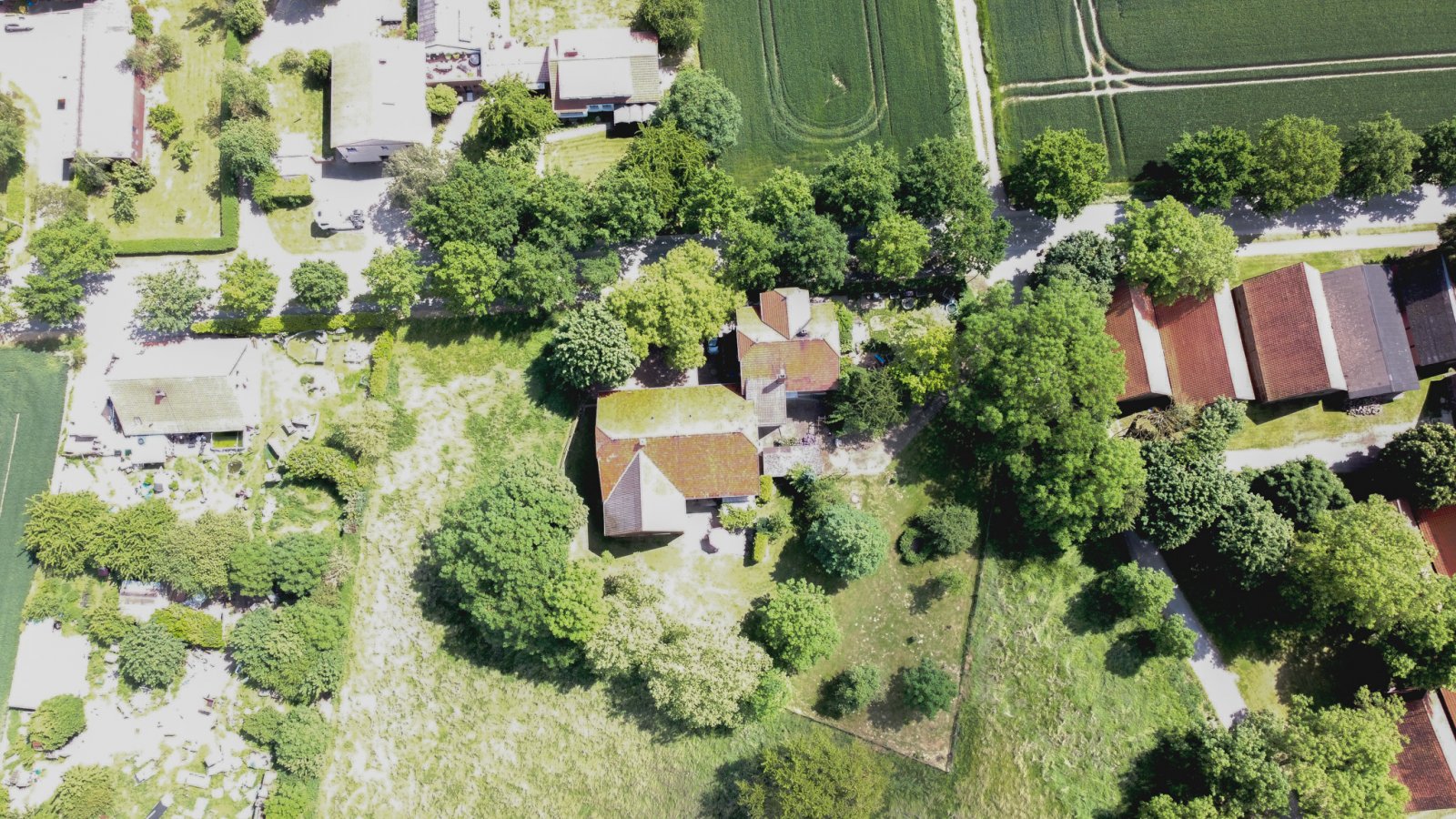 Wunderschönes Herrenhaus mit großer, für die Gastronomie umgebauter Scheune in idyllischer Lage