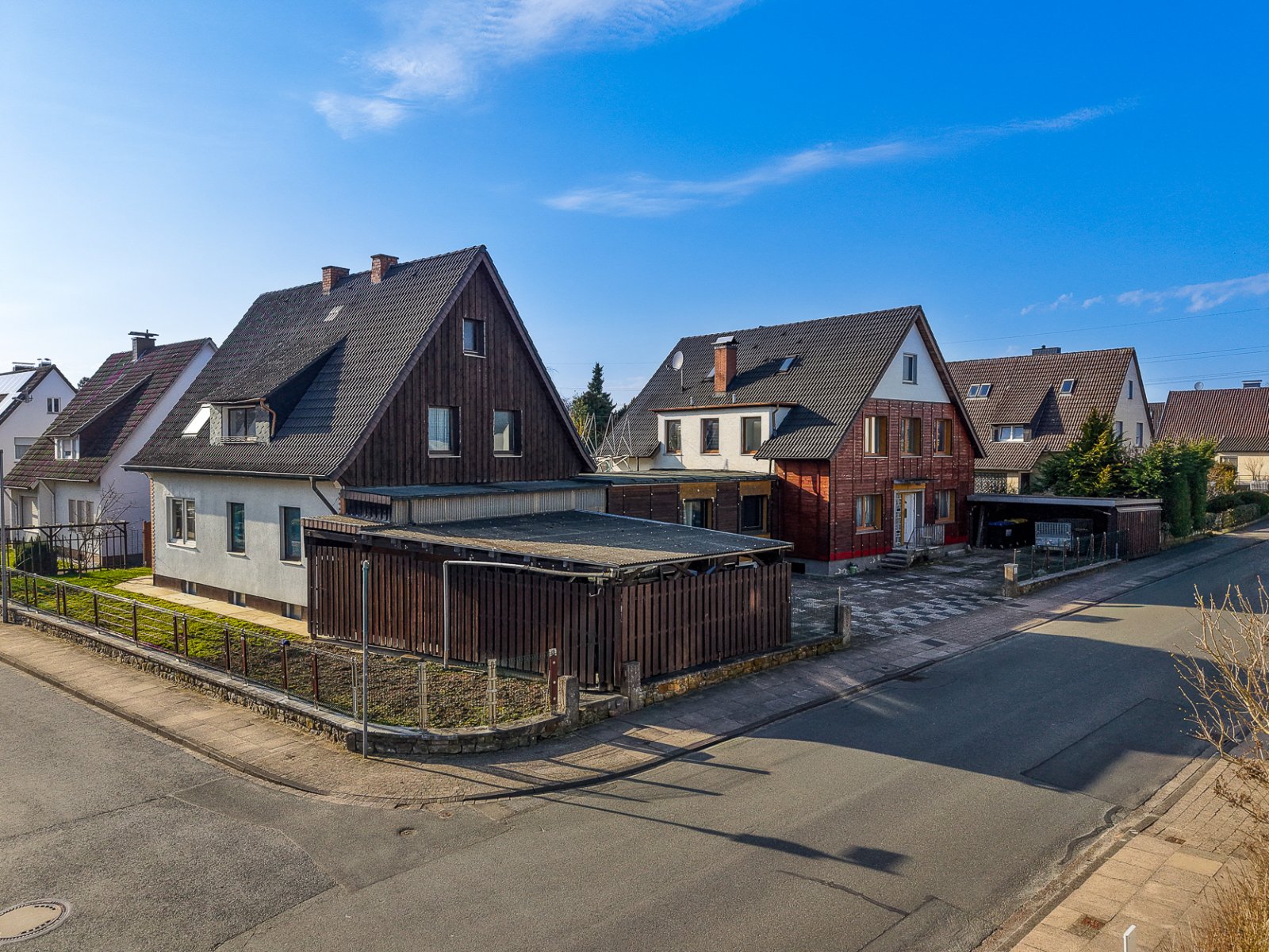 Vielseitiges Wohnensemble mit 5 Wohneinheiten auf großzügigem Grundstück & PV-Anlage