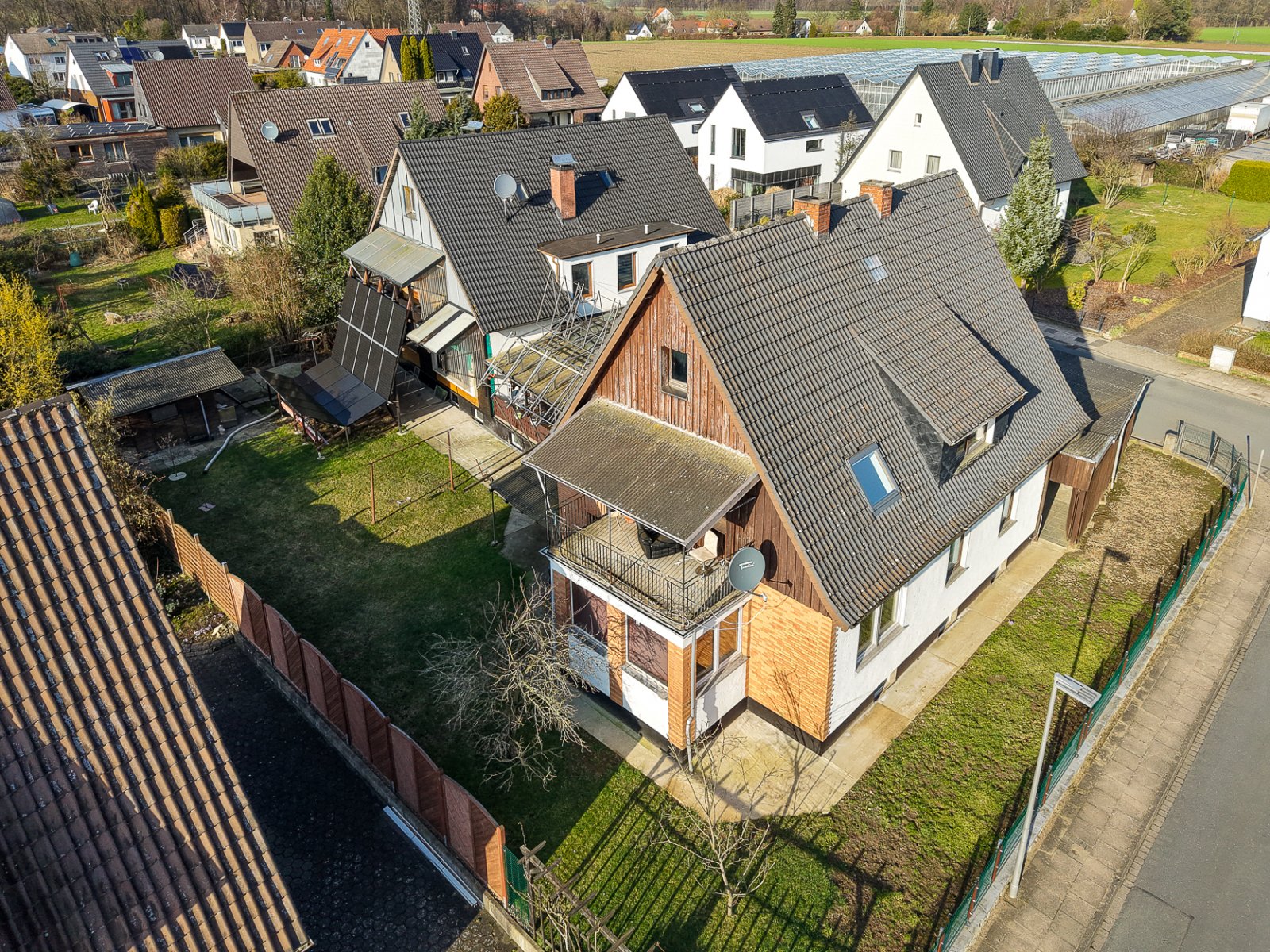 Vielseitiges Wohnensemble mit 5 Wohneinheiten auf großzügigem Grundstück & PV-Anlage