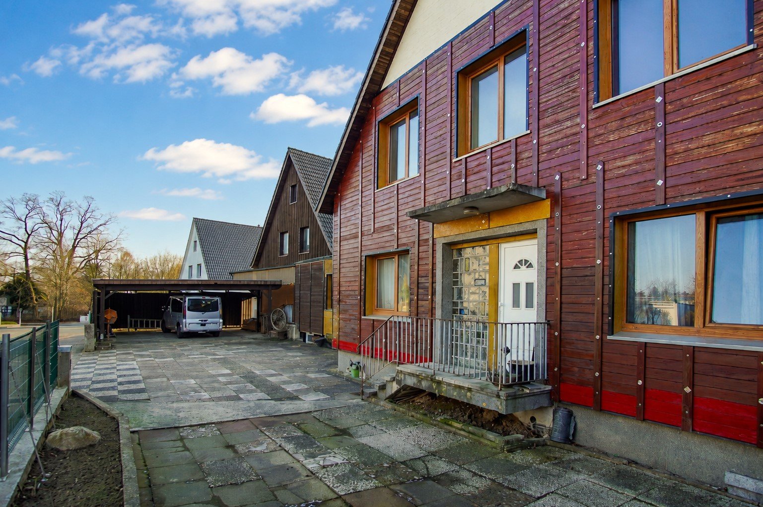 Vielseitiges Wohnensemble mit 5 Wohneinheiten auf großzügigem Grundstück & PV-Anlage