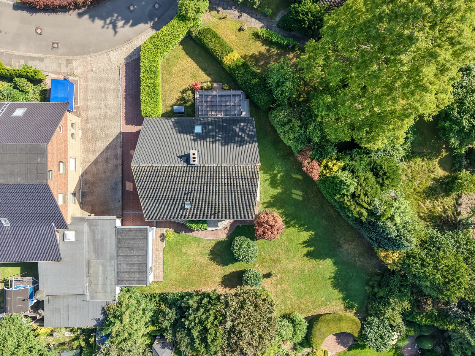 Gepflegtes Zweifamilienhaus mit Wärmepumpe &amp; großem Garten – wohnen, vermieten oder gemeinsam leben