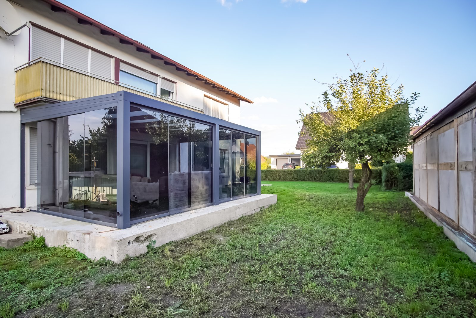 Ruhig wohnen im Grünen – Modernisiertes Zweifamilienhaus mit großem Grundstück