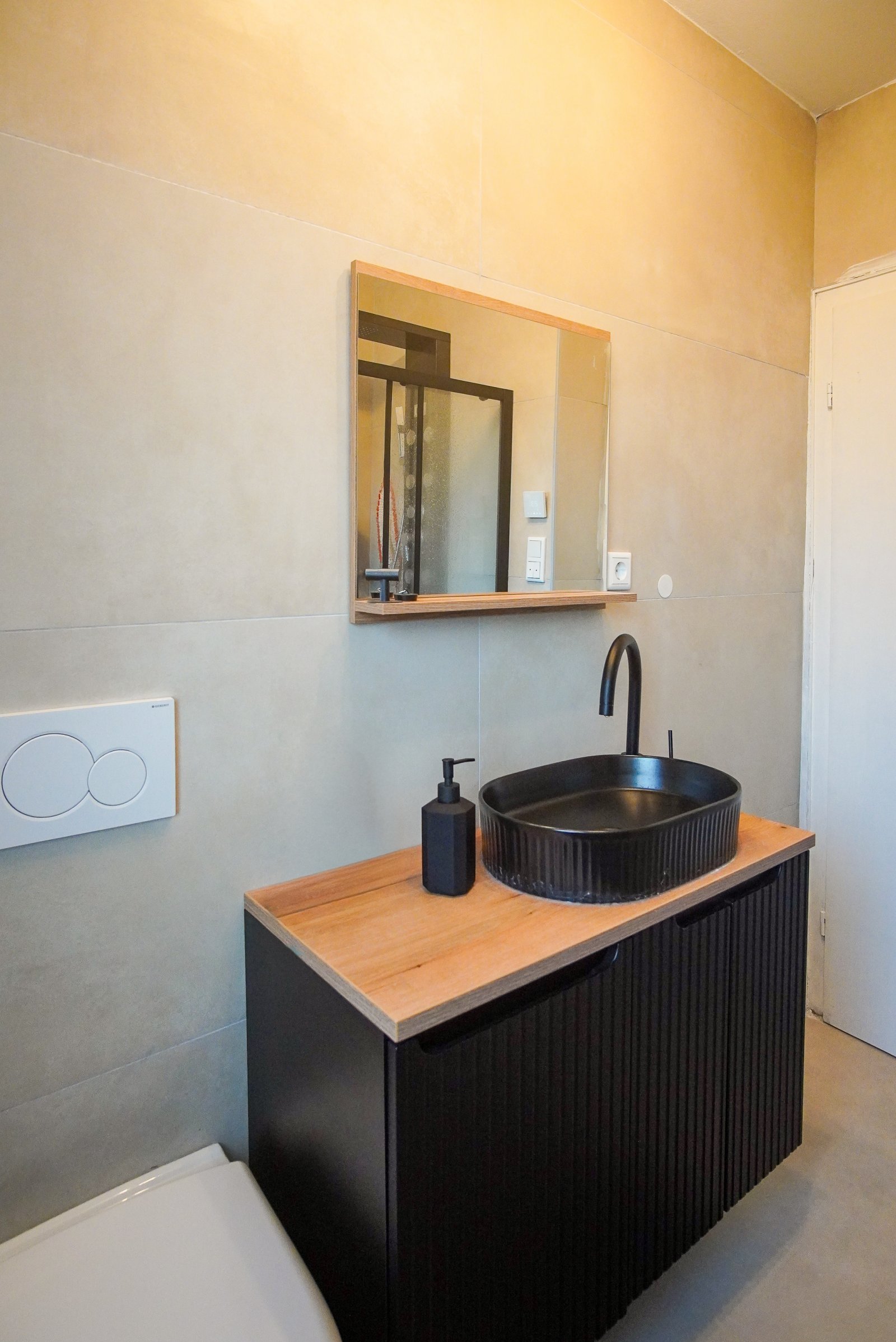 Ruhig wohnen im Grünen – Modernisiertes Zweifamilienhaus mit großem Grundstück