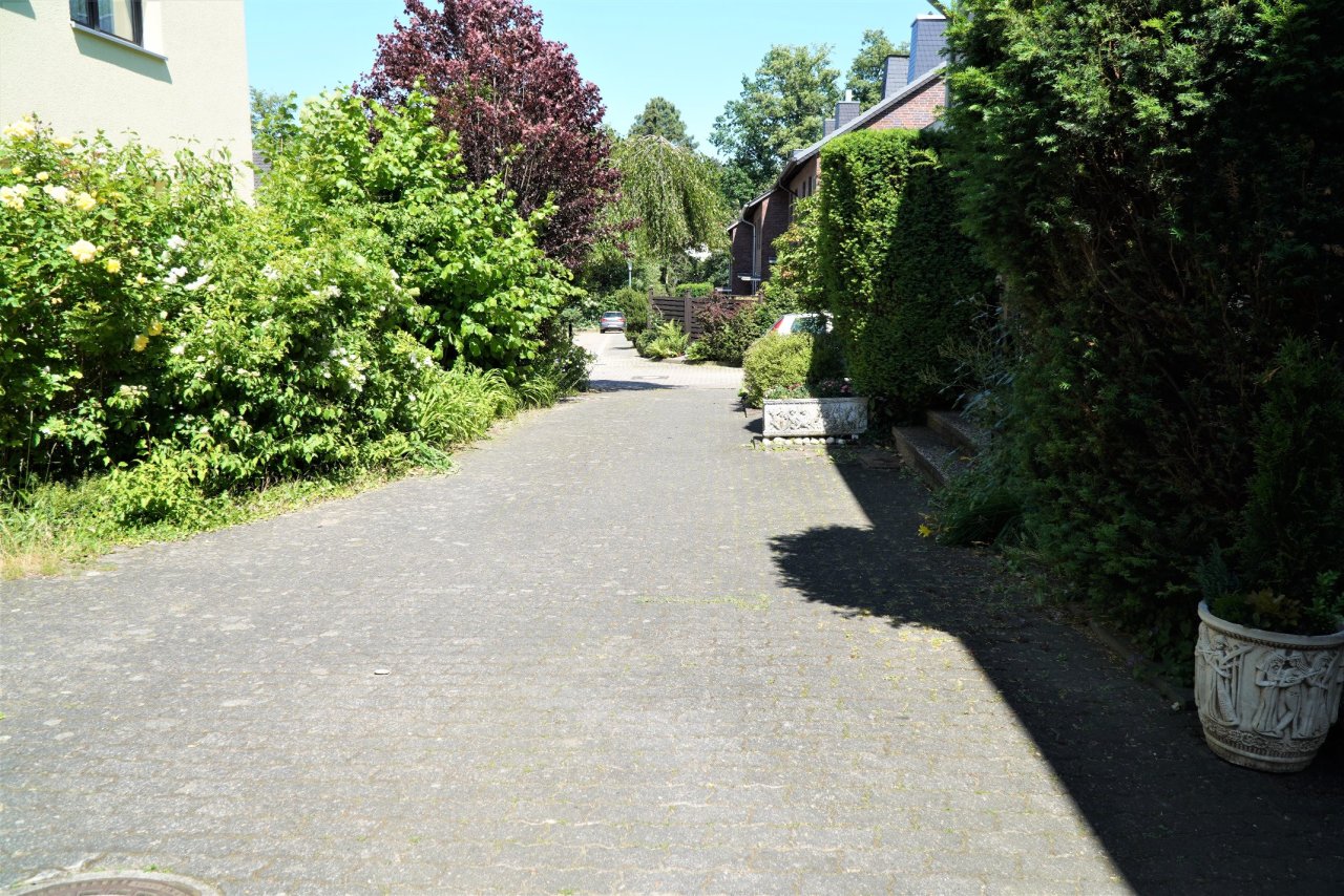 Zufahrt Zufahrt