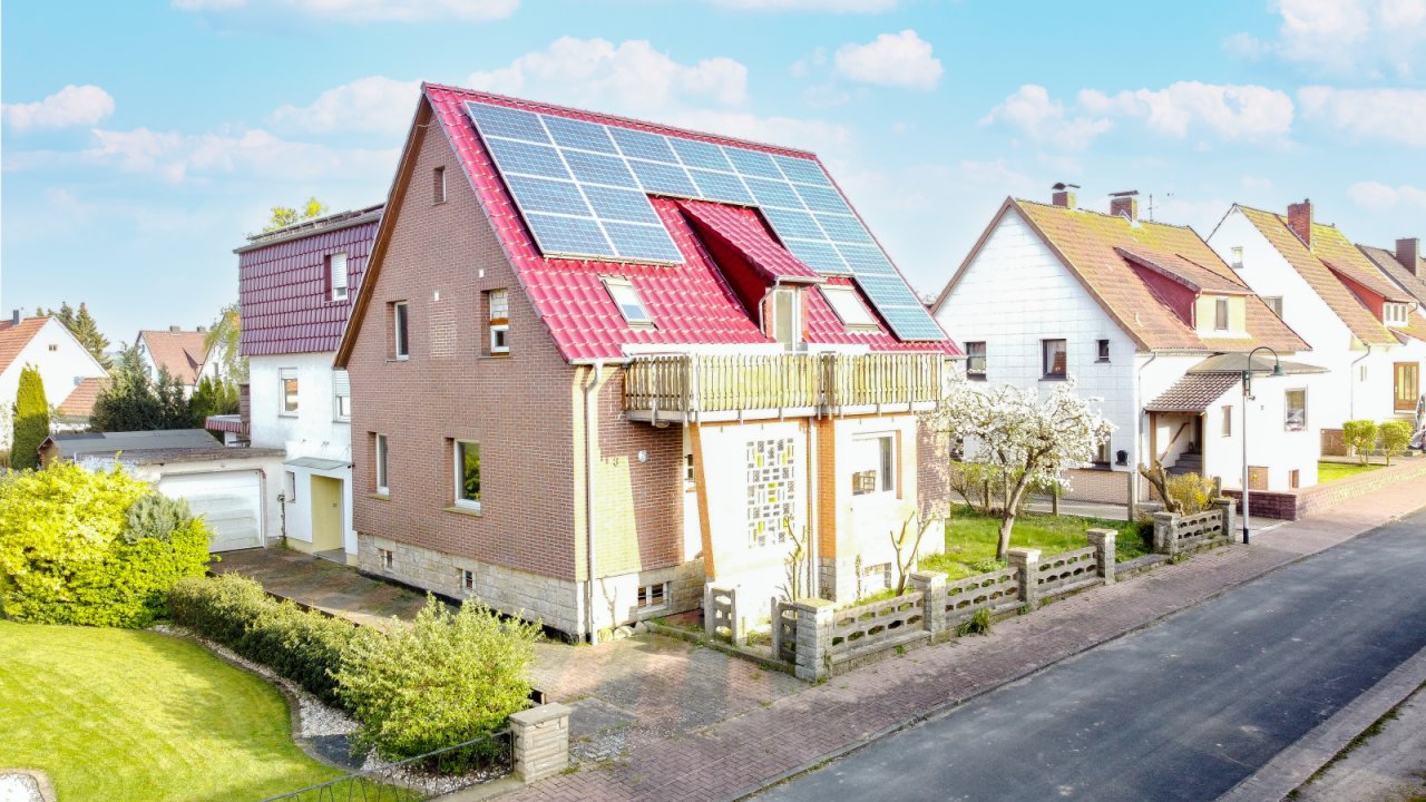 Straßenansicht links Straßenansicht links