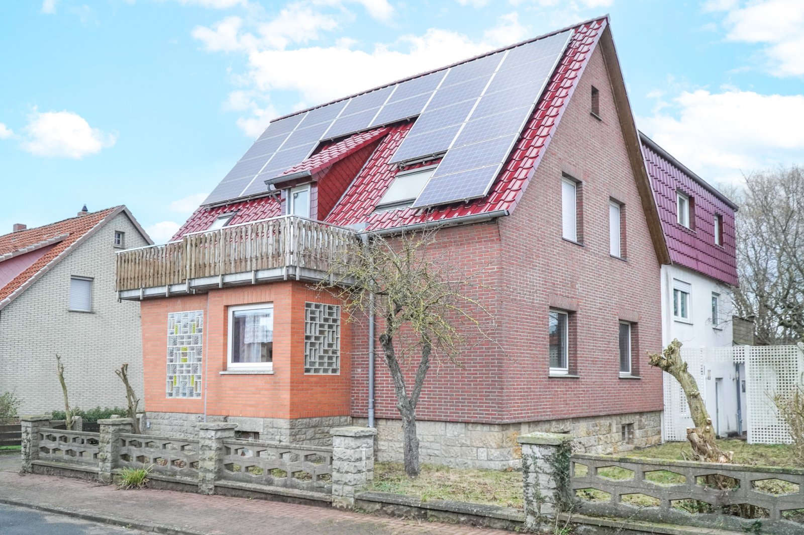 Straßenansicht rechts